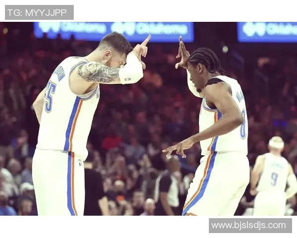 雄鹿主场击败雷霆，字母哥砍下27+14，彰显霸气统治力