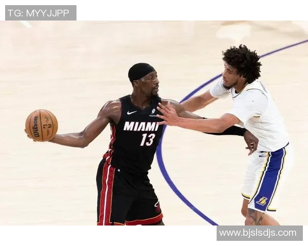 湖人对热火比赛中罚球表现分析与关键时刻影响探讨